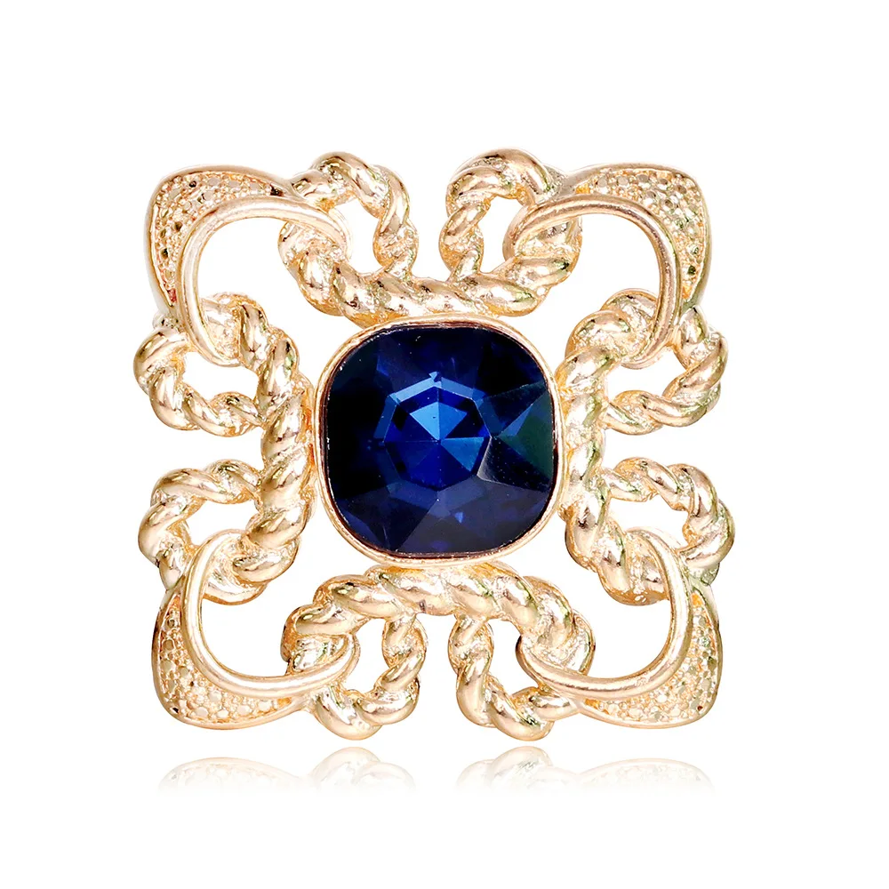 Niche design glass crystal brooch versatile multi-purpose shirt cardigan anti-light brooch spot wholesale