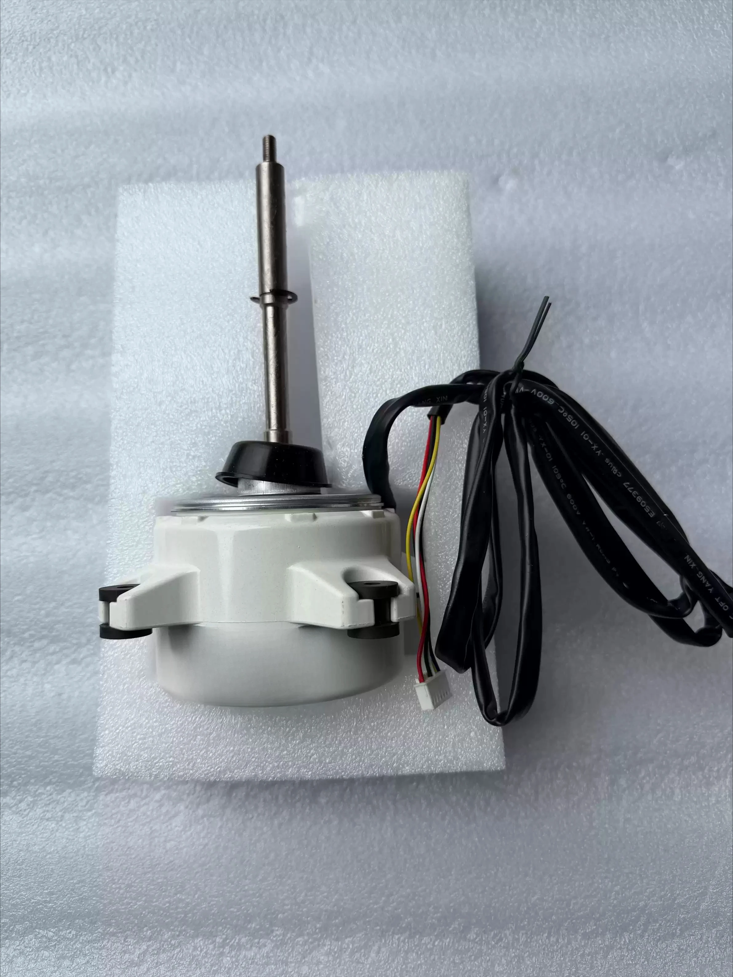 1pcs WM61B285H01 Suitable for new Air conditioner motor SIC-71FW-D874-13/-9/1  fan motor