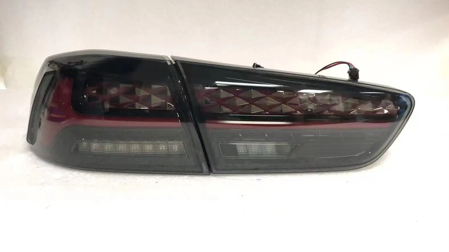 مصباح خلفي ليد لـ z ، لانسر يتجاوز ، y-way