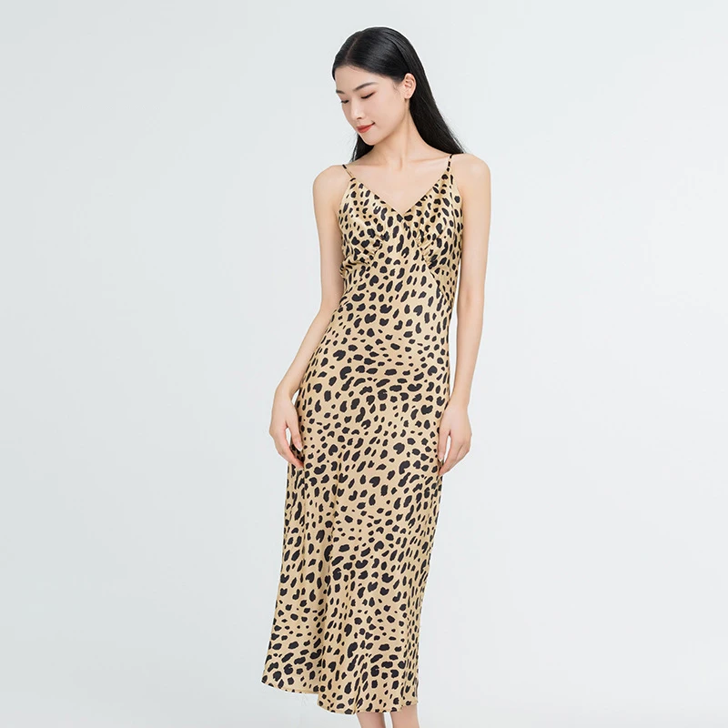 

Women's 100% Mulberry Silk Dress Leocard Print V-Neck Cami Midi Dress Light Luxury French Style 2026 New Clothing