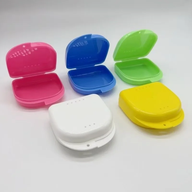 30 sztuk futerał ustalający ochraniacz na usta etui ortodontyczne proteza pojemnik do przechowywania otwory wentylacyjne Dental Teeth Retainer Box — zdjęcie 5