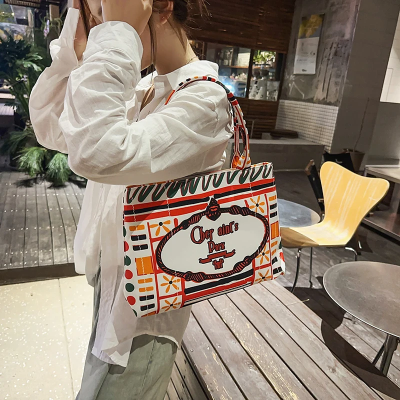 

Minimalist Luxury Designer Diaper Bag For Women Elegant Vintage Leather Large Capacity Stylish Fashion Shoulder Bag