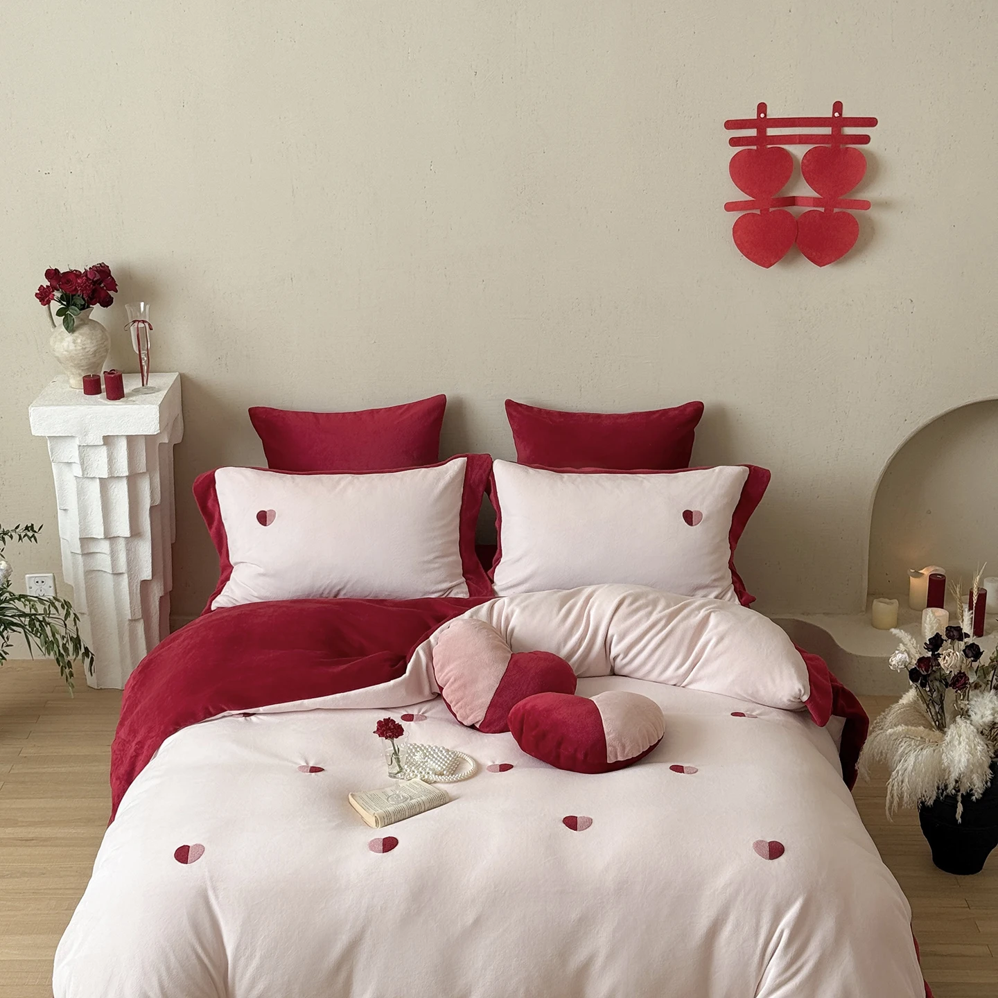 

Cute Furry Red Bedding Set Heart Shape Milk Fleece, 3/4pcs Duvet Cover for Little Girl Kids' Bedroom Home Decor Bunny mbroider