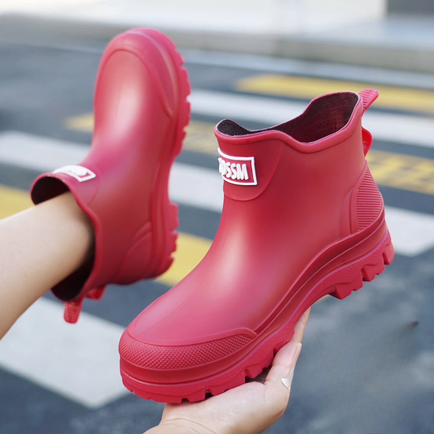 Women Rain Boots Outdoor Garden Work Waterproof Shoe Slip on Ankle Rubber Boot PVC Rubber Galoshes Winter Warm Cotton Rain Boots