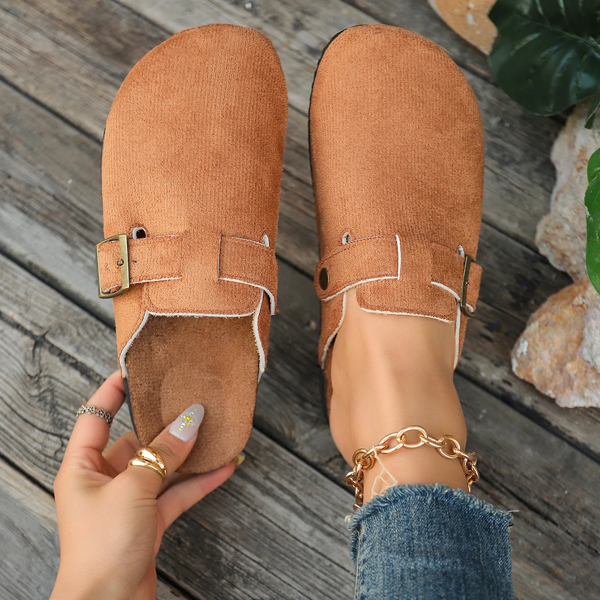 Spring Women's Retro Anti-slip Casual Baotou Slippers Buckle Decoration Wear-resistant and Durable Closed Toe Semi-slippers.