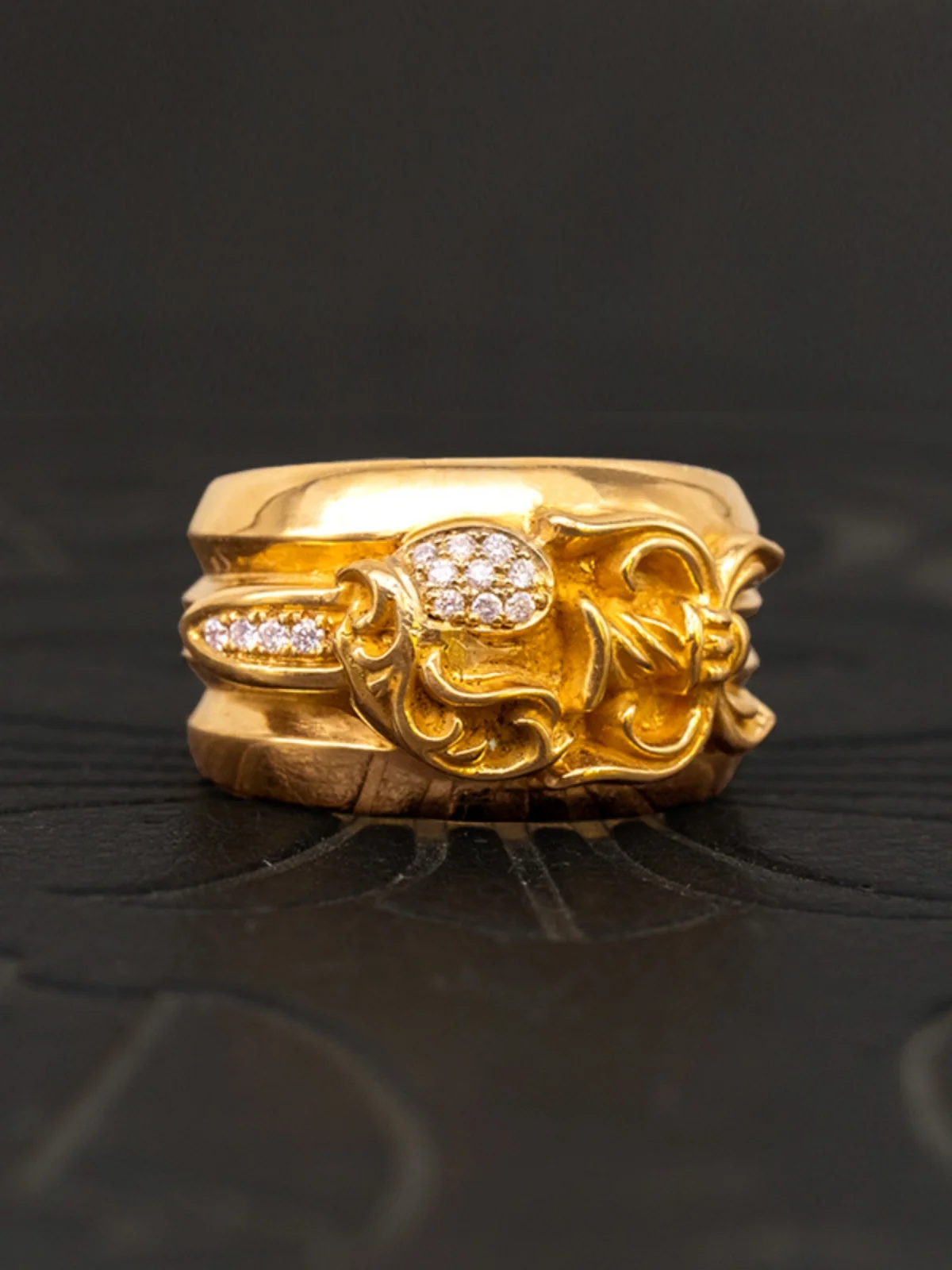 

Couple's Rings Gold-Plated Zirconia Studded 22K Gold Diamond Embedded Saint Sword-Pierced Heart Vine Le Design Jewelry