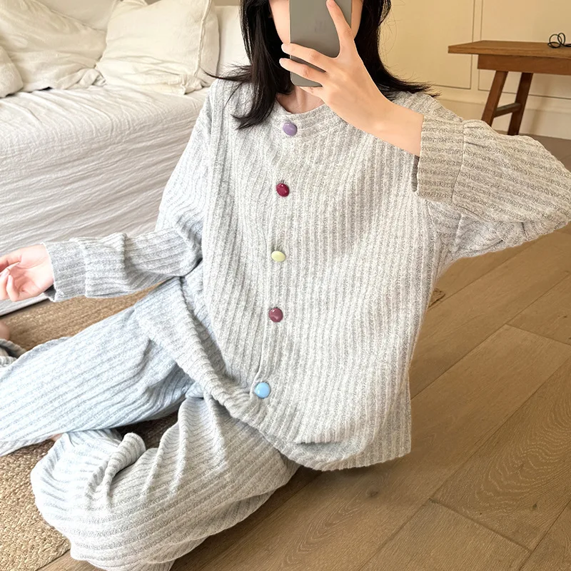 Ropa de dormir para mujer, colección de primavera y otoño, Color sólido, mangas largas, botones coloridos, ropa para el hogar, ropa de dormir de lana de terciopelo