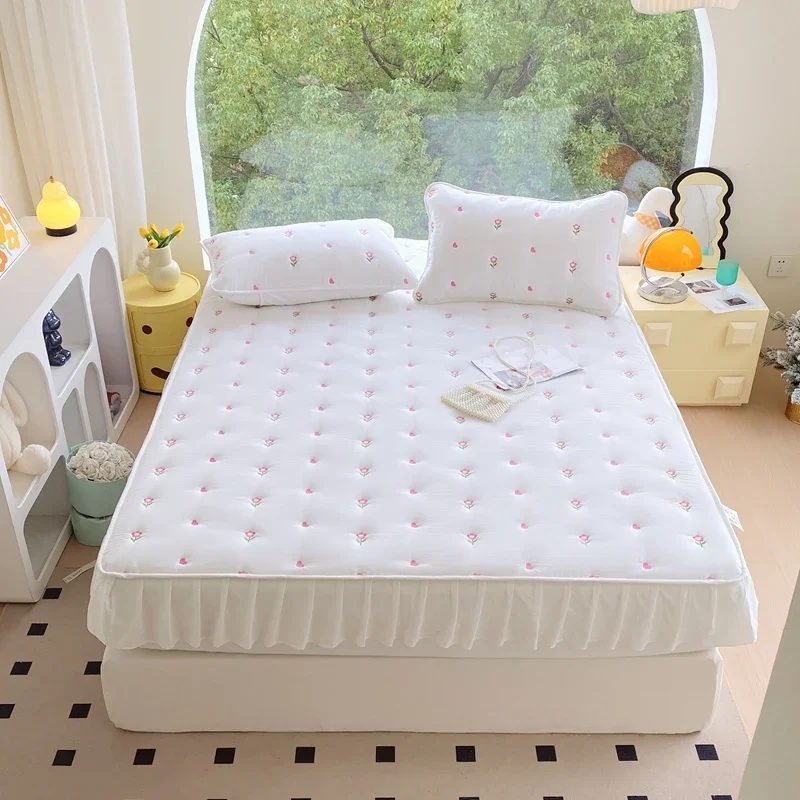 1PC Embroidery Floral Mattress Cover Thicken Lace Quilted Bed Cover with Elastic Band Solid Color 매트리스커버 Queen/King Bed Sheets