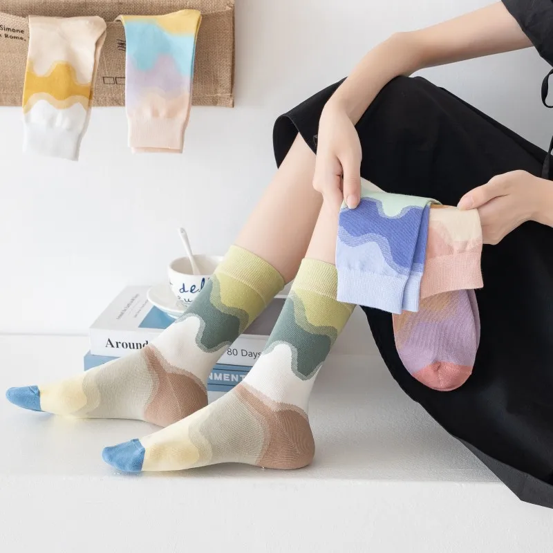 Women's Socks Cotton Mid Tub Socks Contrasting Color Trendy Gradient College Style Sweat Absorbing Fashion Simple Versatile Sock