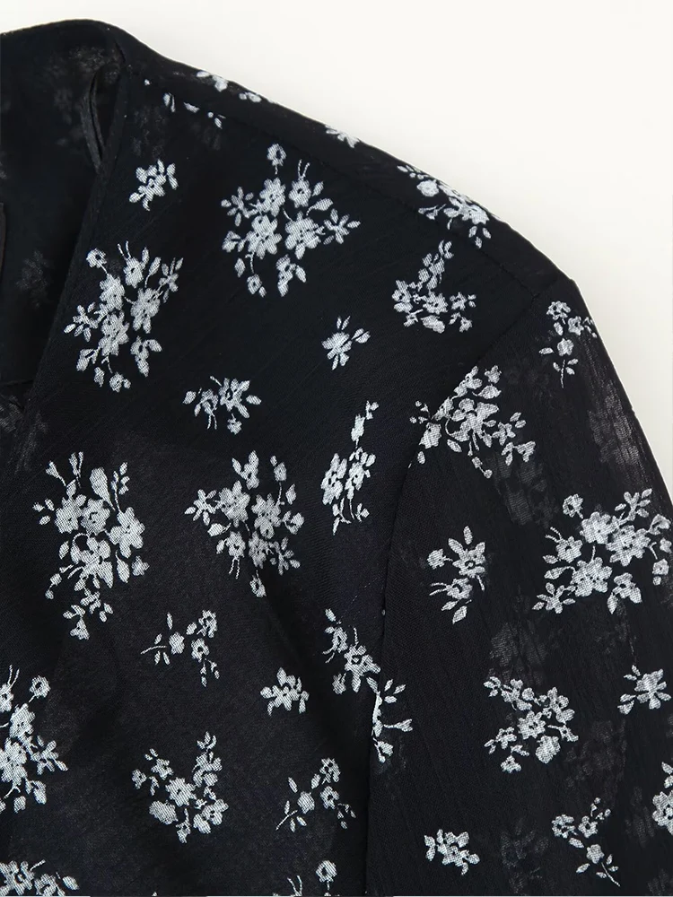 Nueva moda femenina de estilo europeo, vestido en capas estampado de manga larga, versátil, elegante y sencillo con cuello en V