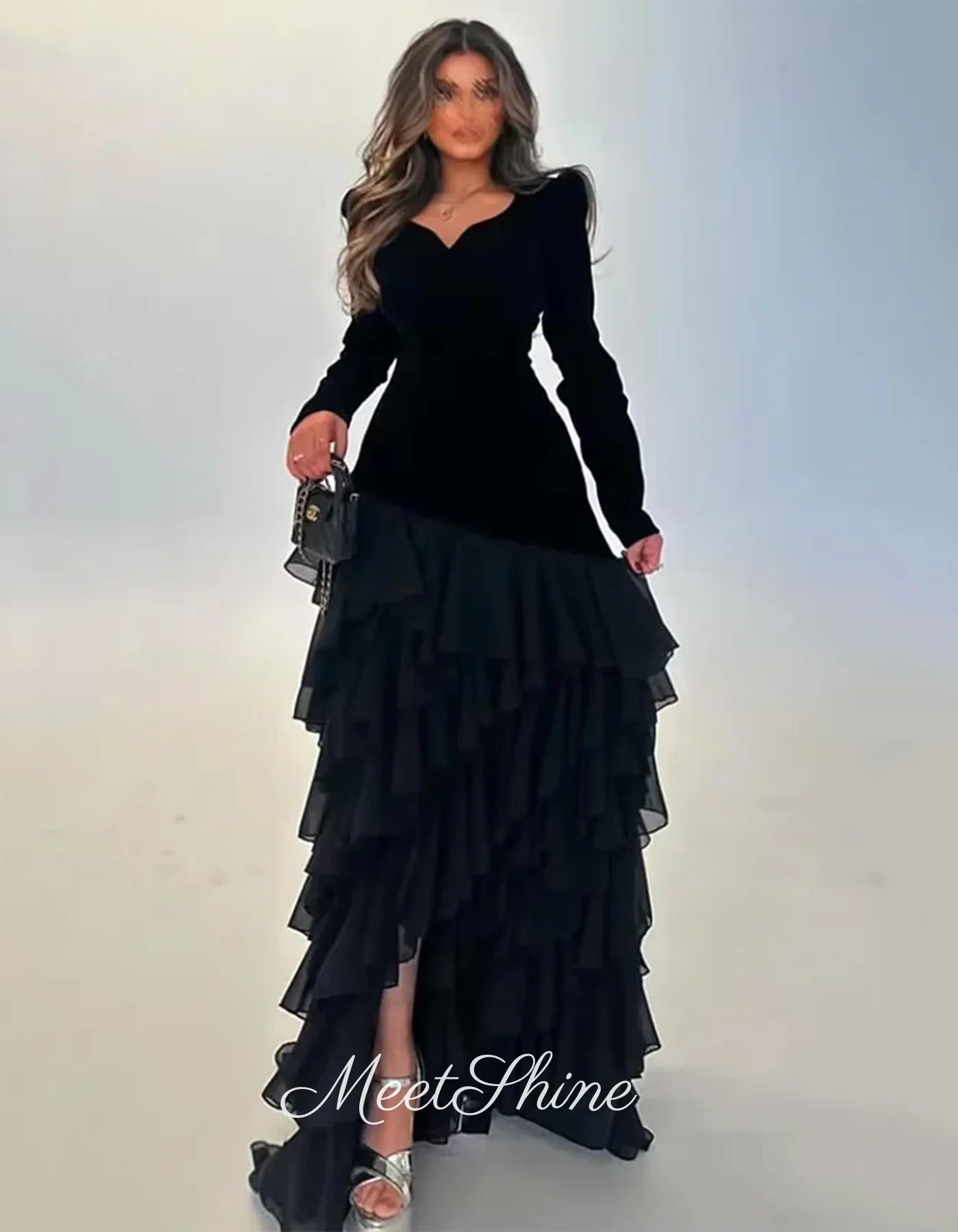 Vestido de noche elegante de sirena de terciopelo Burdeos con cuello en V y volantes con abertura lateral escalonada vestido de fiesta Formal personalizado vestido de fiesta de boda