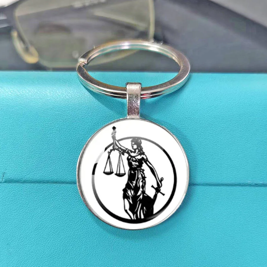 Hot Selling Vintage Justice Scale Keychain Classic Themis Print Stylish Unisex Exquisite Legal Professional Daily Decor Ornament