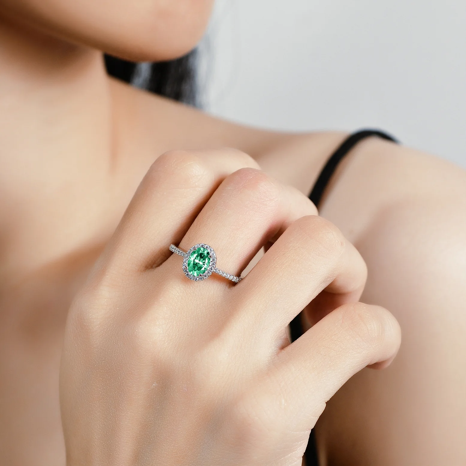 Testpositiv Brillanter 1Ct 5*7mm Ovaler Grüner Moissanit-Ring Massives 18K Weißgold Damen AU750 Schmuck – Detail 4