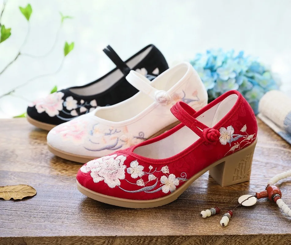 Maogu High Heels Women\'s Cloth Shoes Square Heel Shallow Mouth Round Head Chinese Embroidery Wedding Shoe Pumps Elegant 2023