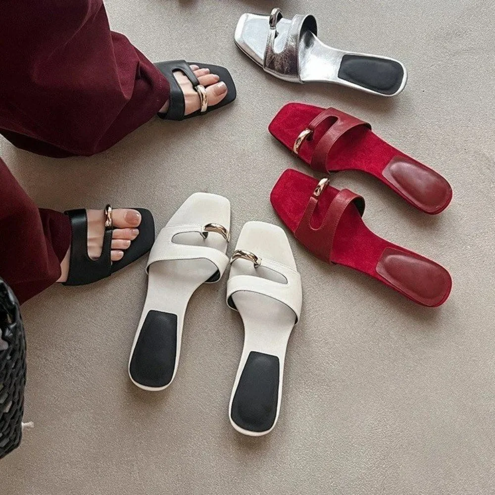 Design Sense Exposed Toe Flat Slippers for Women in The Summer of 2026 New Metal Deduction Toe Straight French Style Cool Drag