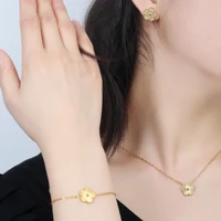 3Pcs 18k Gold-Plated Five-Leaf Flower Necklace Earrings Bracelet Jewelry Set for Woman Fashion Party Jewelry Daily Wear Clover - Image 5