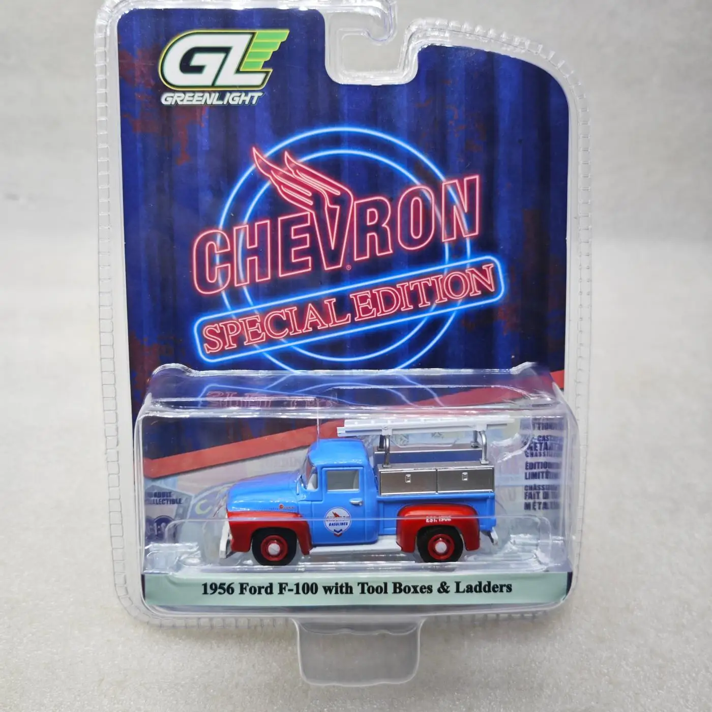 Greenlight 1:64 Chevron Special Edition Serie 1–2016, Ford F-100 & Werkzeugkasten und Leiter