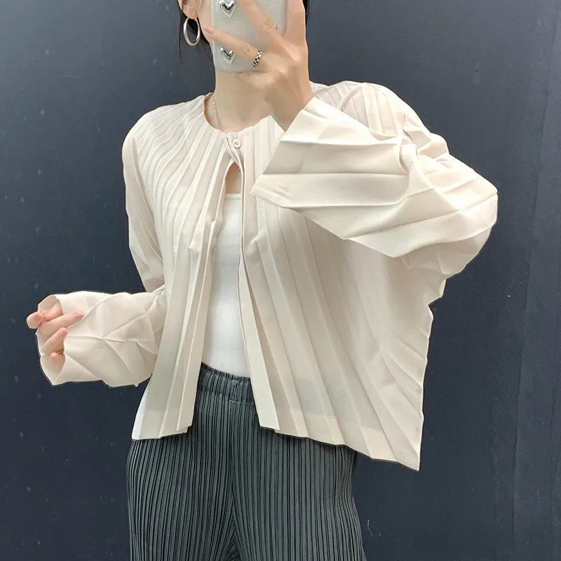 Miyake Pleated Off-White Round Neck Handmade Pleat Design Blouse 2026 Summer Women's New Fashion Versatile Long Sleeve Top Pleat