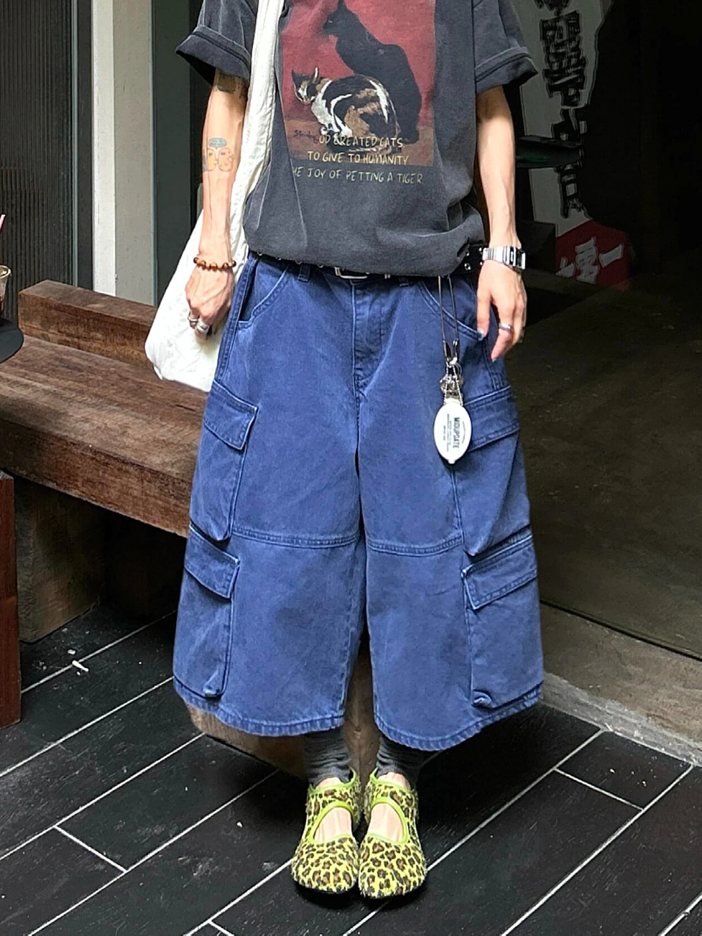 

Street Style High Waist Wide Leg Jeans Women's Loose Fit Straight Cut Denim Pants with Pockets Washed out Look Casual Summer