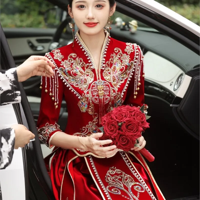 

A new style of velvet dress for brides Chinese-style wedding figure-hugging from heavy industry