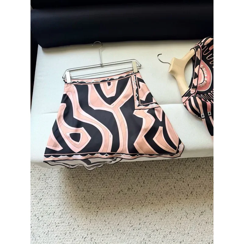 2026 Women Pink Black Geometric Vortex Print Silk Mini Skirt
