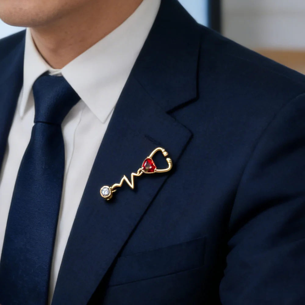 Stethoscope Crystal Zircon Brooch Luxurious Delicate Medical Series Pins Coat Backpack Lapel Badge Jewelry for Intern Doctors