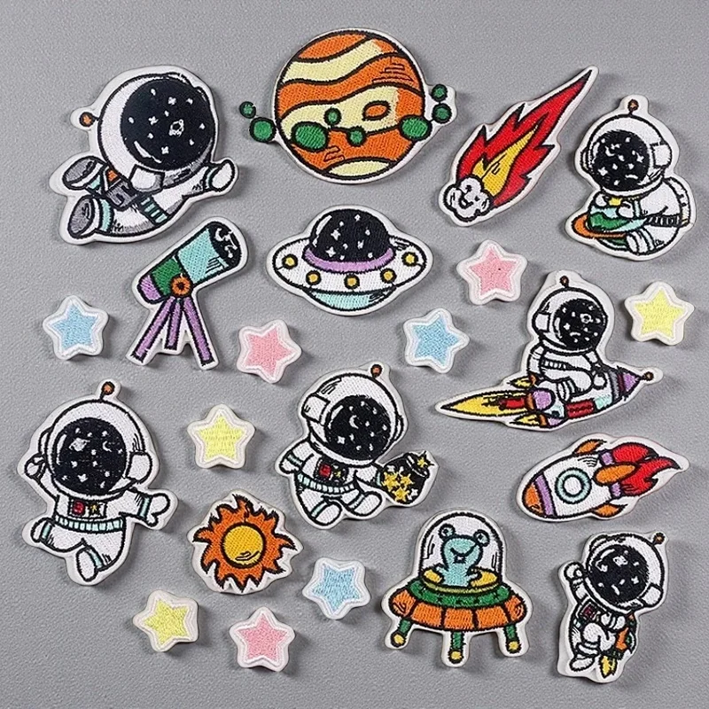 Autocollant en tissu brodé d'astronaute de dessin animé, vente en gros, Patch de fusée, étiquette de broderie d'ordinateur de vaisseau spatial