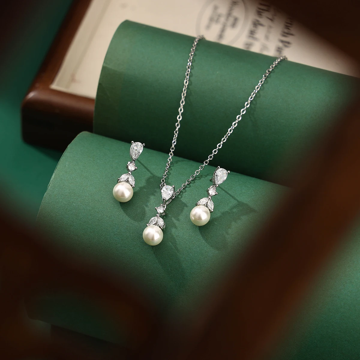 Pearl cube zirconia necklace earrings set, prom costume jewelry gifts