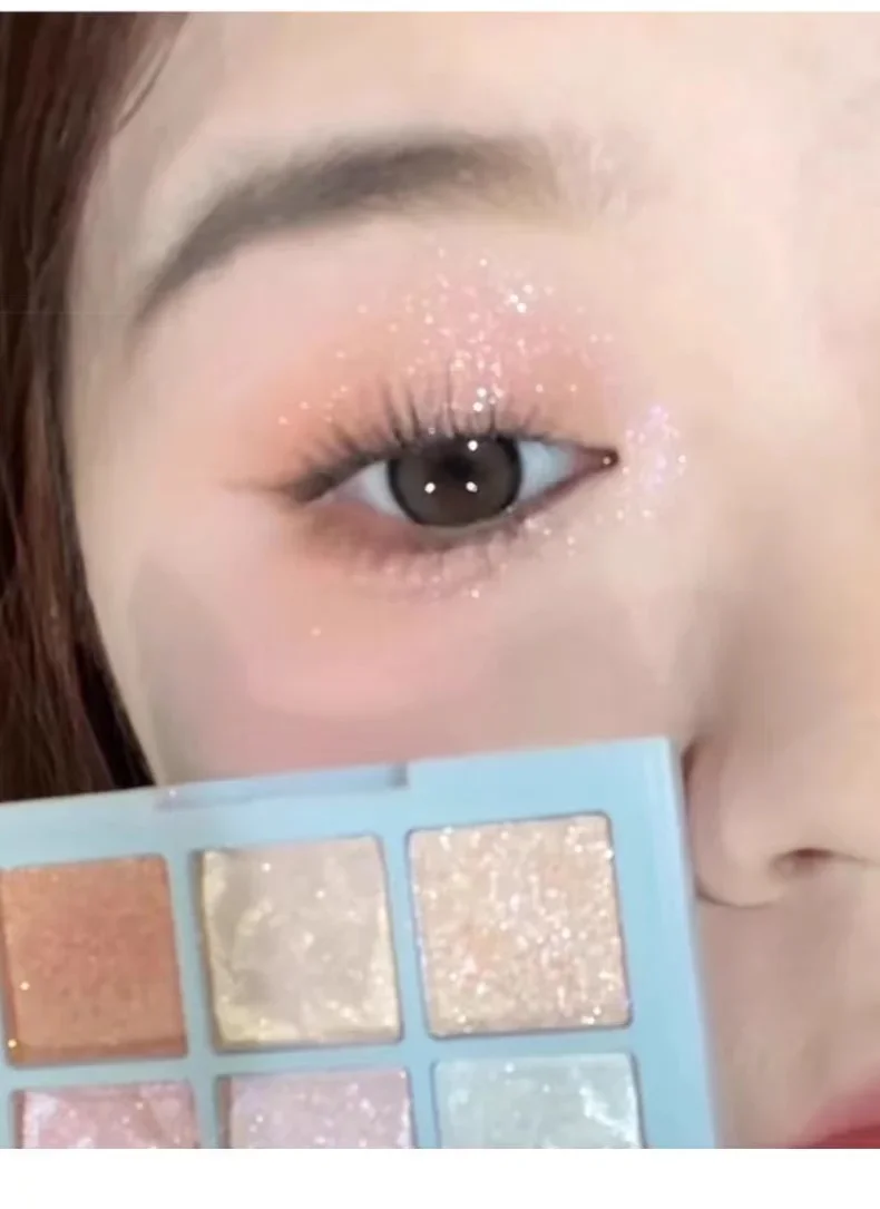 9 สีเกล็ดหิมะ Glitter อายแชโดว์ถาด Brightens Pearlescent Eye Palette แฟลช Facial Highlight โกหก Silkworm Eye Shadow