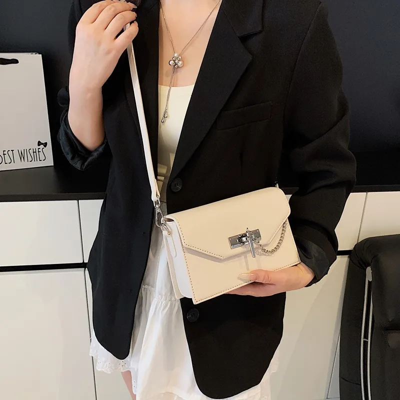 

Fashionable Minimalist Messenger Bag Leather Large Capacity For Leisure Women Solid Color Chic