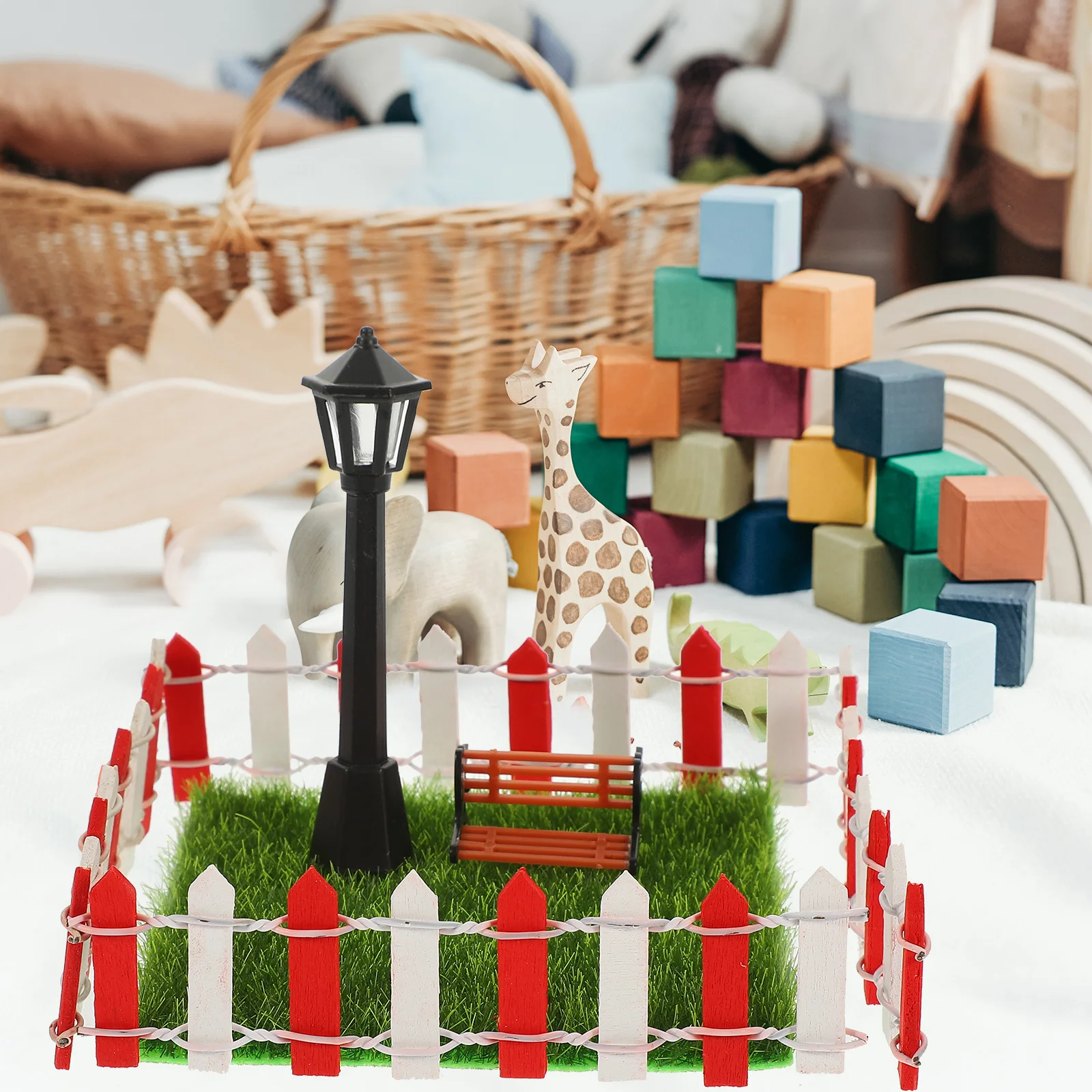 

Mini Decorations Set Lawn 1 Park Chair 1 Street Lamp 4 Fences Realistic Details House Accessories Miniature Gardening