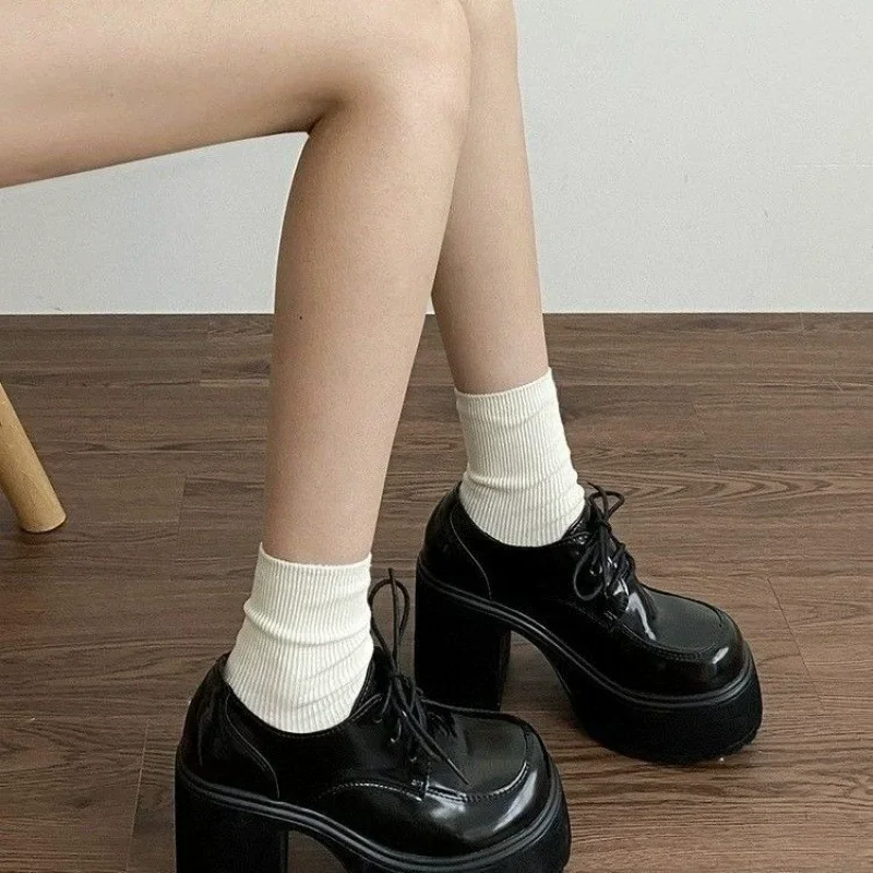 

Женские лоферы, коллекция 2024, повседневные туфли-лодочки на массивном высоком каблуке, универсальные осенние черные туфли в римском стиле со шнуровкой и круглым носком