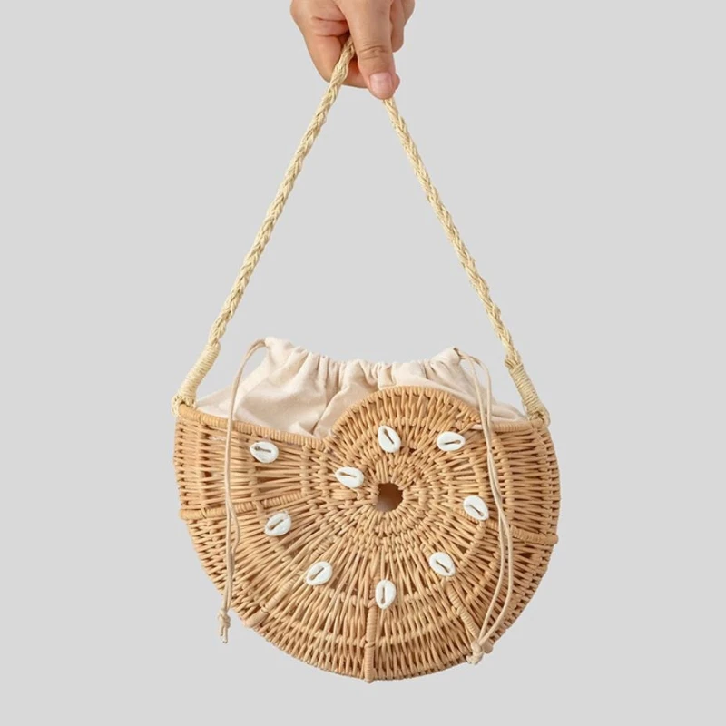 

Creative Shell Conch Shoulder Bag for Women Fashionable Boho Versatile Handmade Rattan Woven Handbag Cute Drawstring Beach Bag