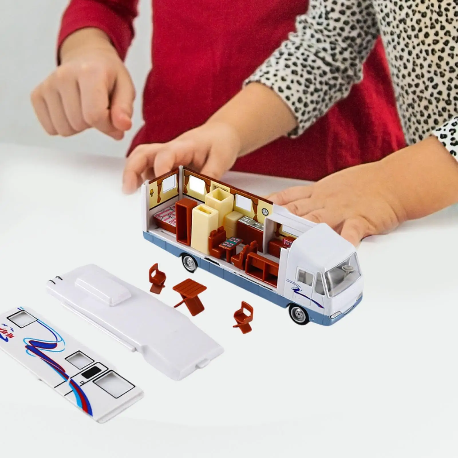 

Alloy RV Model Openable Door Mini RV Model Car Toy Car for Boys Kids