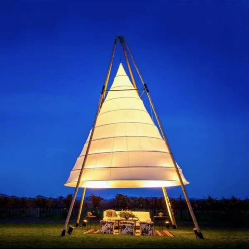 

Outdoor, camp, bamboo lanterns, tents, tapered, open-air bars, scenic clocks in rain, shading, tapered tents