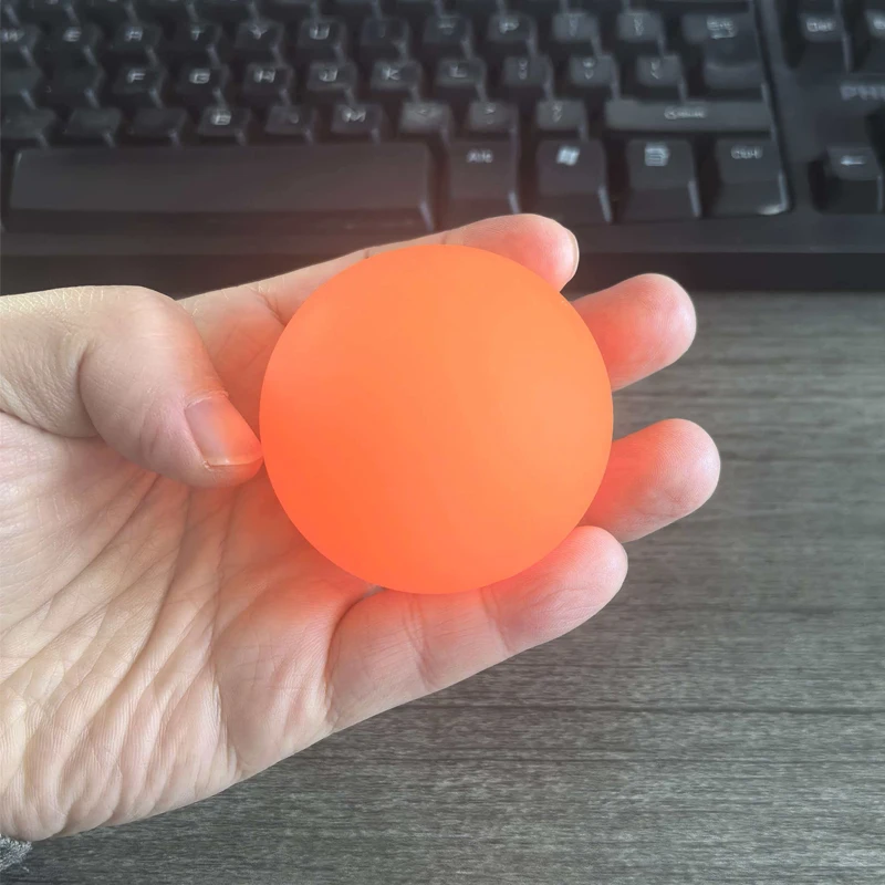 1PCS Grote Hoge Stuiterende Ballen 55MM Lichtgevende Speelgoed Glow In The Dark Feestartikelen Carnaval Verjaardagen Cadeaus voor Tieners Jongens Meisjes