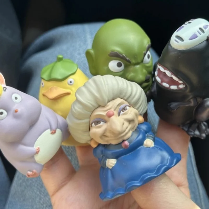 Punto caliente Anime japonés dragón blanco bola de carbón elfo sin rostro muñeca de dedo masculino decoración caja ciega juego de dedo juguete regalo de cumpleaños