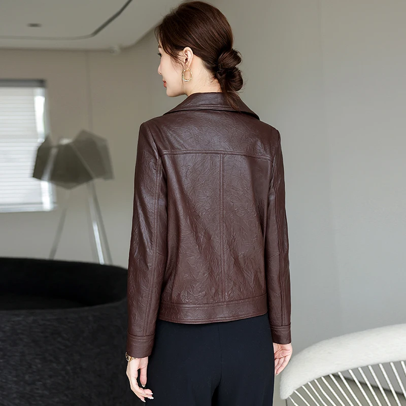 Haining cuir femmes court senior sens mouton cuir d'âge moyen à manches longues petit revers manteau décontracté printemps et automne