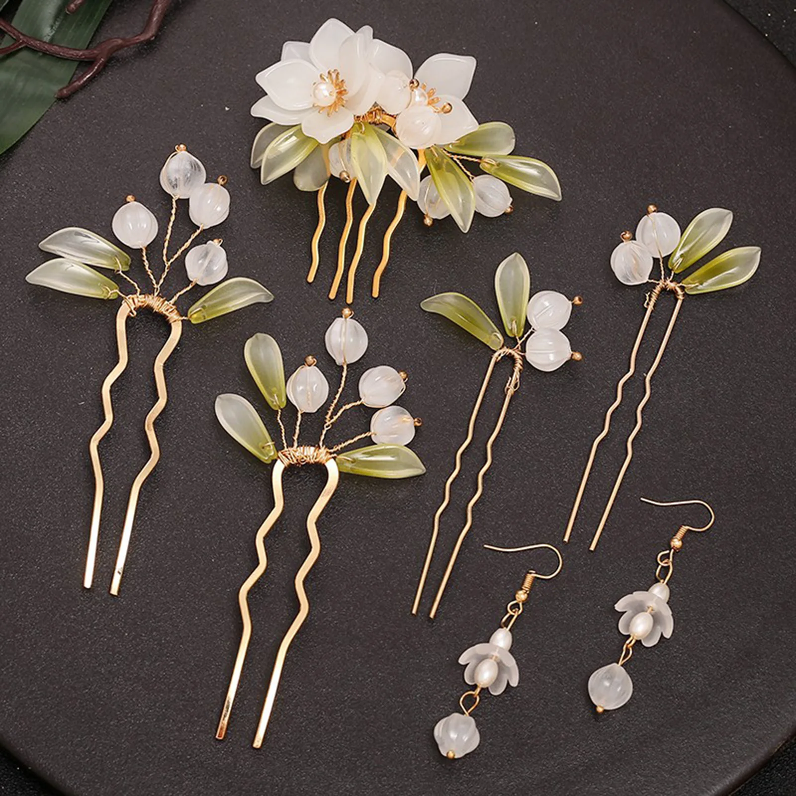 Retro Chinese Jewelry Set White Flower Hair Combs U Shaped Hair Sticks Forks Green Leaf Designs Dangle Earring for Women Party