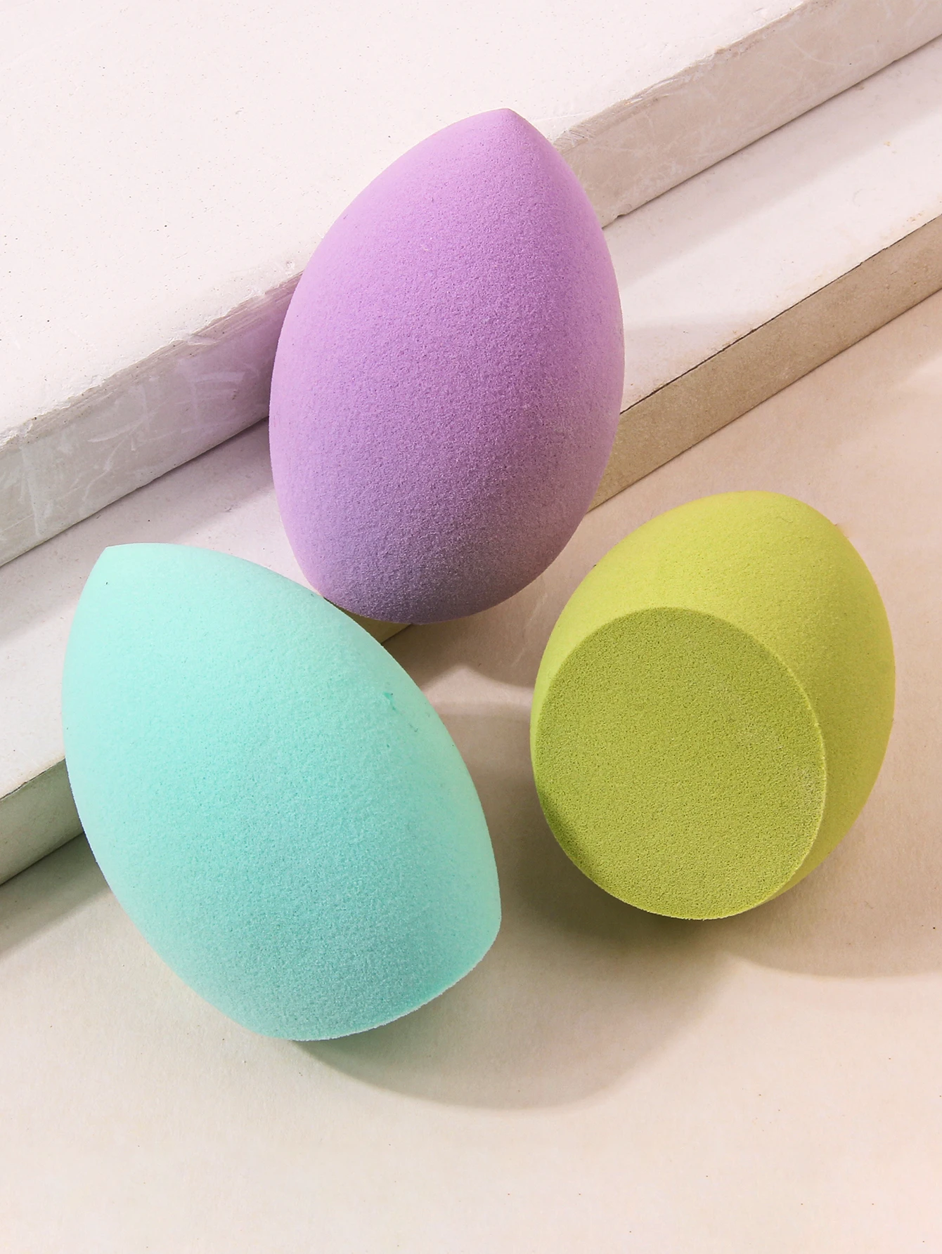 Zestaw gąbek do makijażu z 3 sztukami do płynu, kremu i pudru, podkład w wielokolorowym kolorze