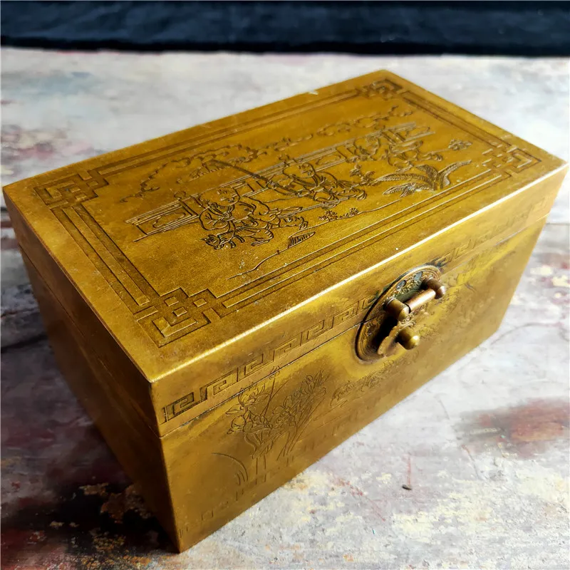 

Ancient locked jewelry box copper box 105144 patina thick shape aesthetic appreciation collection