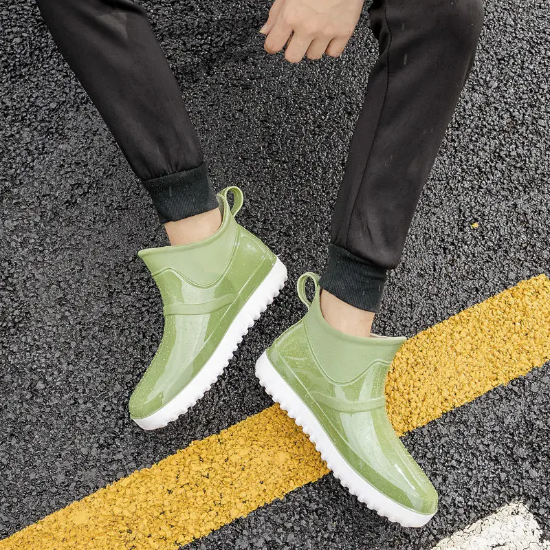 

Массивные легкие зеленые резиновые сапоги с круглым носком для мужчин, короткие резиновые сапоги для рыбалки, городские дизайнерские подростковые мужские туфли Gum 2025 г.