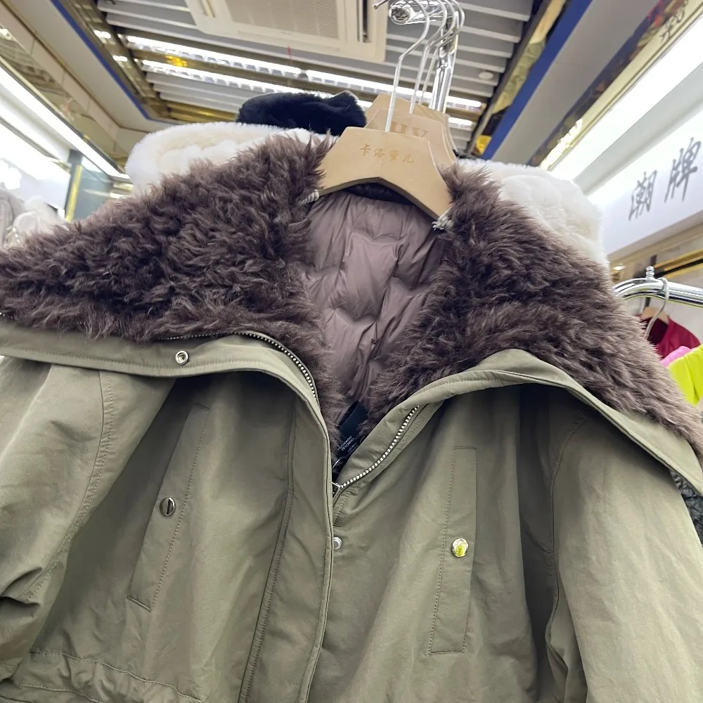 سترة شتوية جديدة لعام 2025 على الطراز الكوري مع طية صدر السترة من صوف الضأن للنساء سترة دافئة فضفاضة متوسطة الطول #2