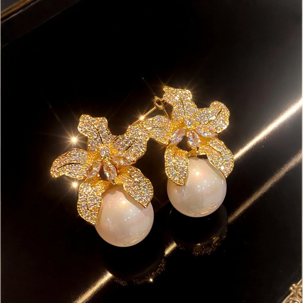 

Gorgeous Flower Imitation Pearl Earrings for Women Wedding Luxury Shiny Zircon Fashion Jewelry Wholesale Hot Sale