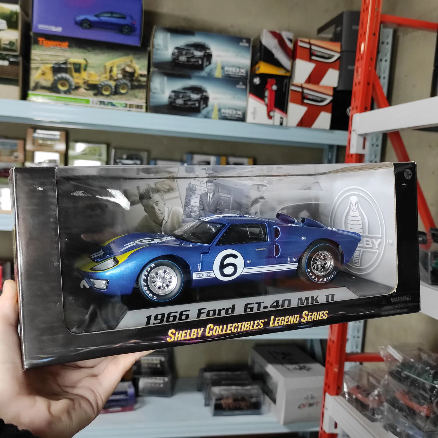 Diecast 1:18 Scale 1966 Ford GT-40 MKI Four-color Alloy Car Model