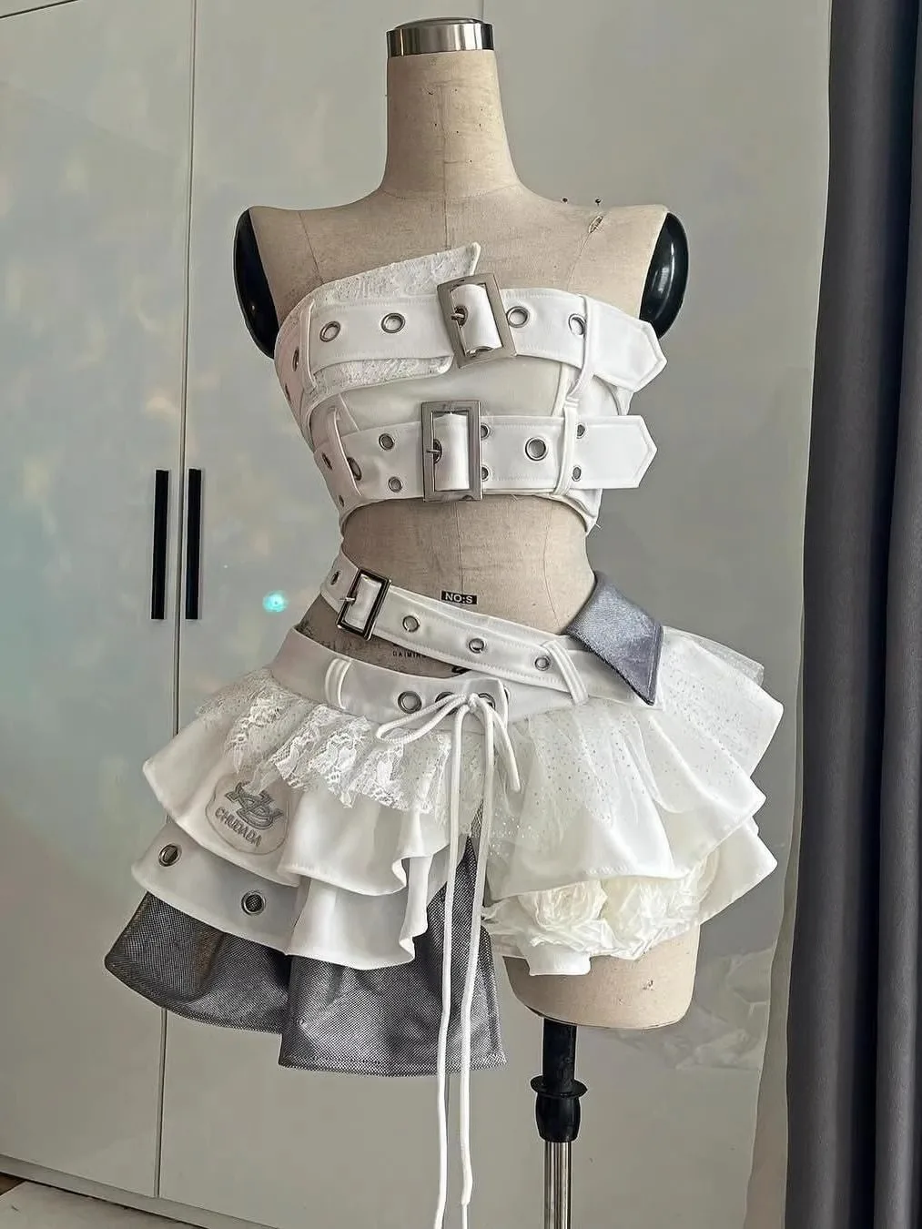 New style Japanese Sweet Cool White Punk Style Y2k Tube Top Splicing Lace Irregular Tutu Sexy Two-piece Set For Girls