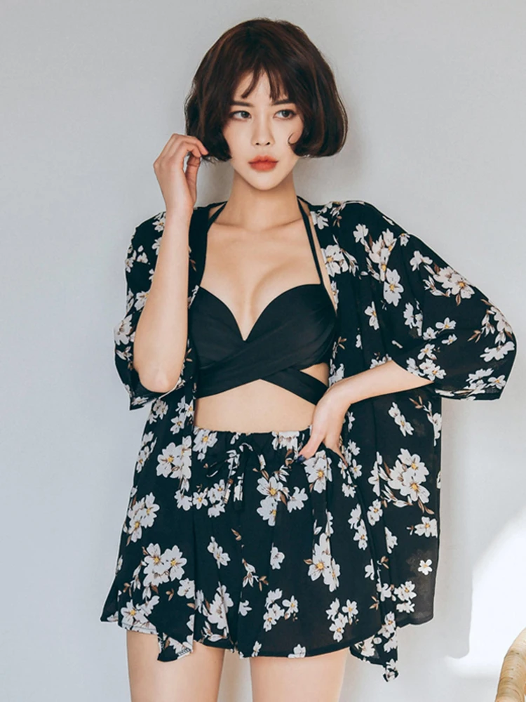 

2026 New Sexy Conservative Women's Bikini Swimsuit Four-Piece Set for Hot Spring Soaking Small Chest Separate Design