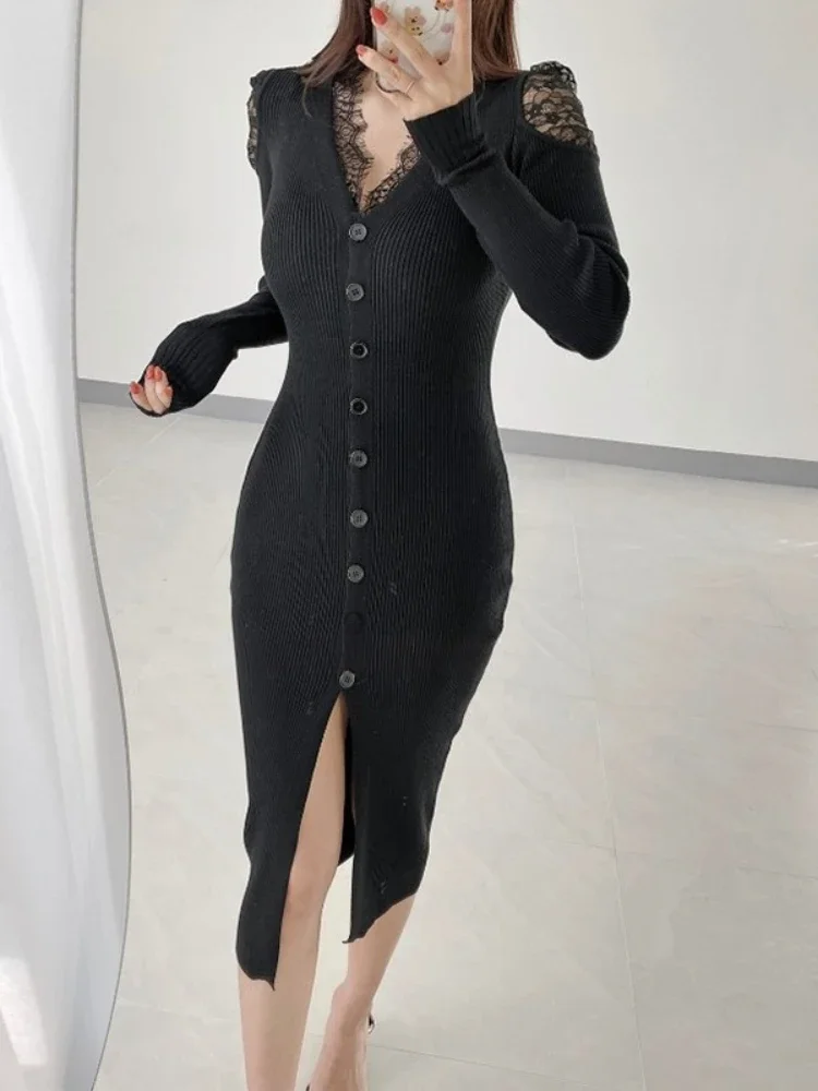 エレガントなVネックニットワンピース 長袖 レーストリム スリムフィット ベースドレス 春の新作 セクシーなスリット入り 無地 シングルブレストトップス