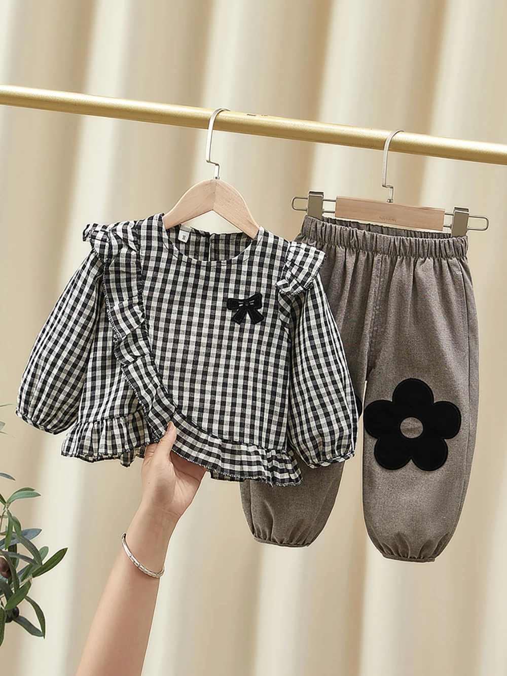 

Cute Girls Plaid Shirts Tops+Pants 2Pcs Spring Autumn Children Clothes Sets Casual Ruffles Fly Sleeve Kids Blouse Suits 1-6Y