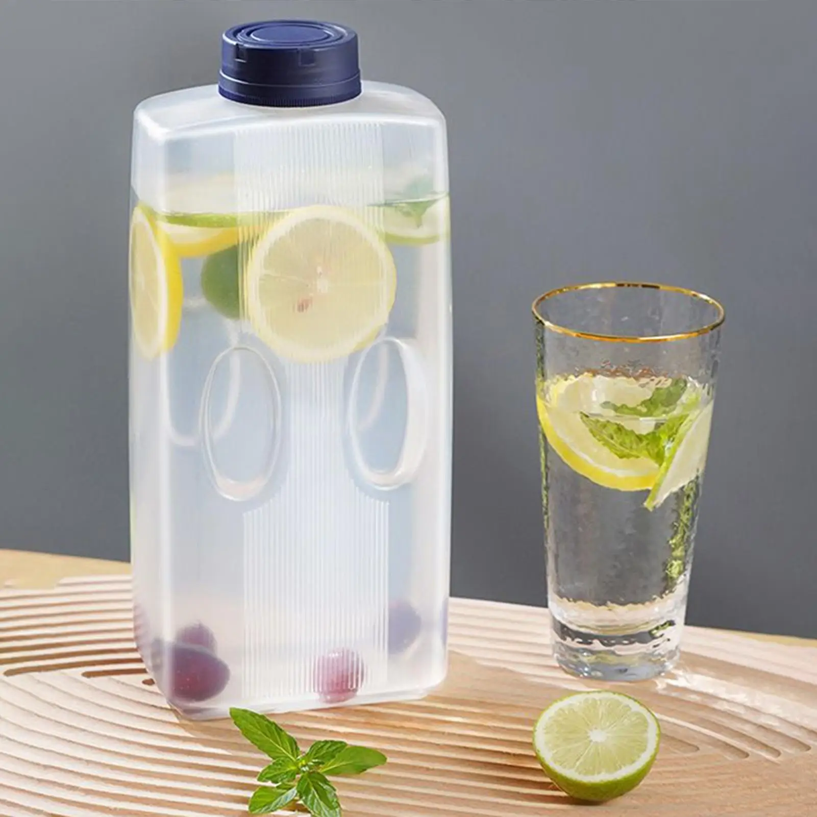 Juice Bottle Empty Bottles for Cold Drinks 2L Hot Weather Fridge Beverage Kettle with Scale and Lid for Soda Water Coffee Milk